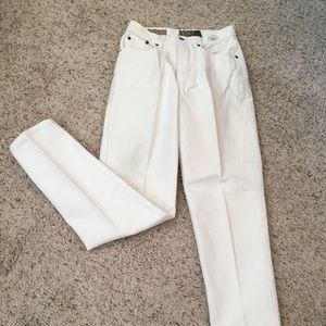 Vintage high-waisted white jeans